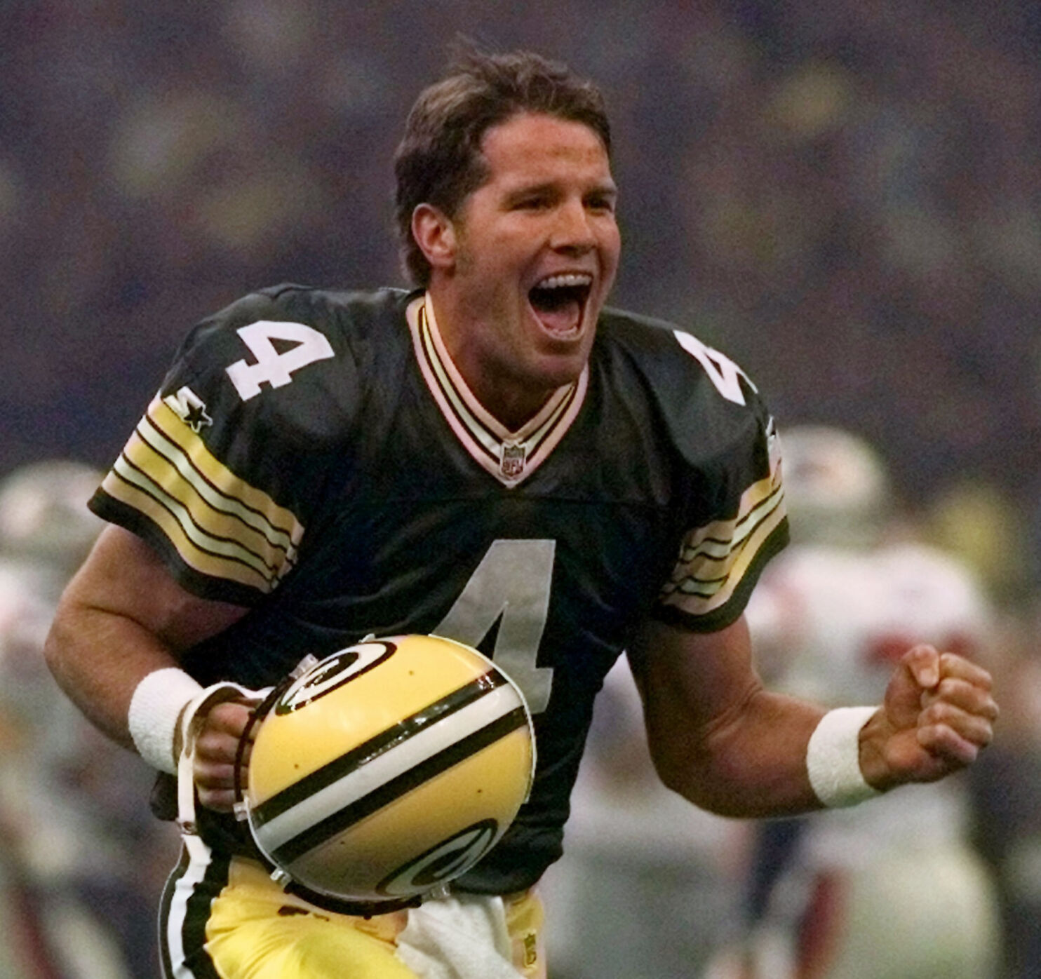 1997: Big-play Packers, led by Brett Favre, beat Patriots in Super Bowl